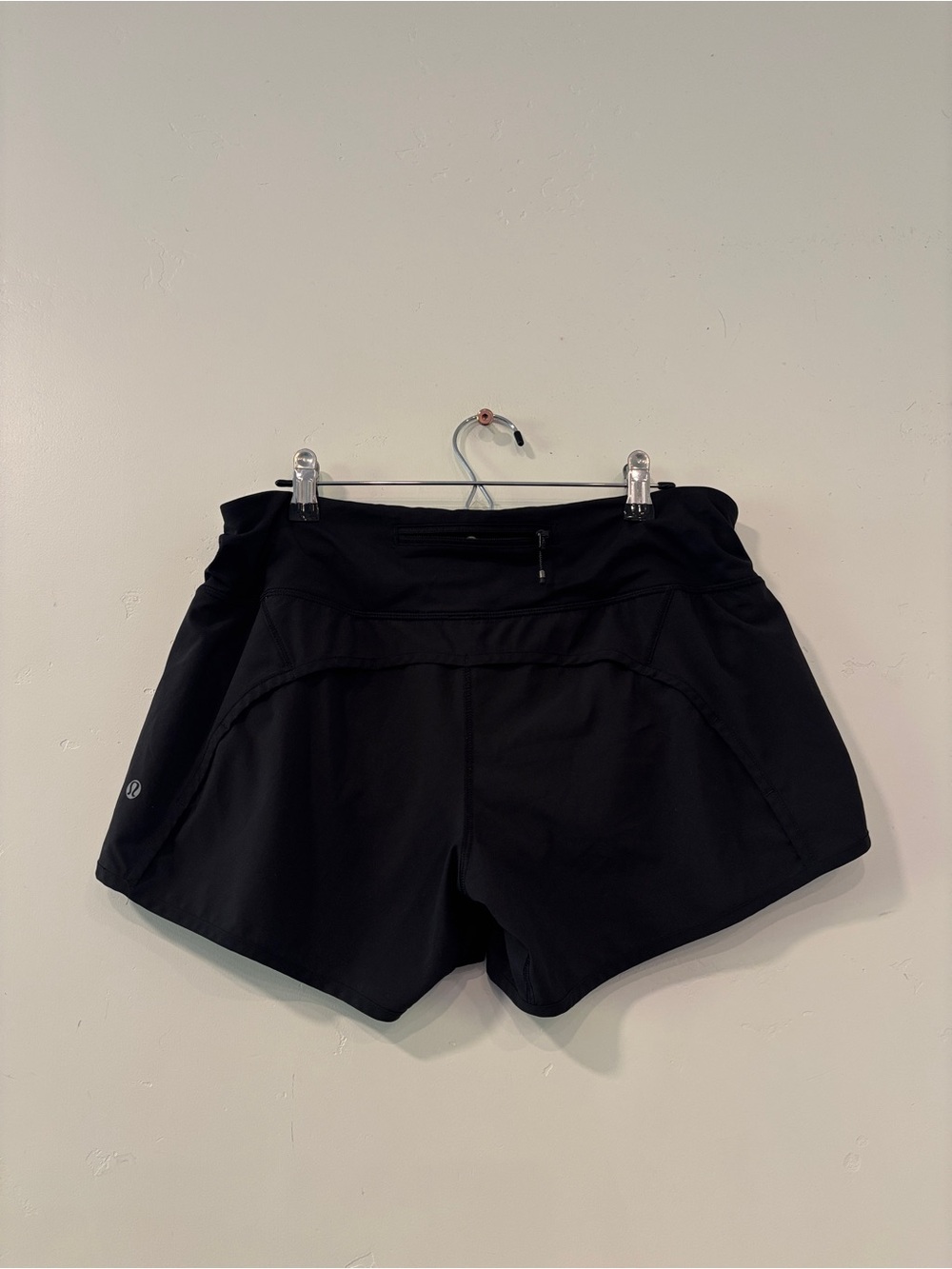 Lululemon Tracker Short IV 4-Way Stretch 4” Black Womens Size 8 Running Gym